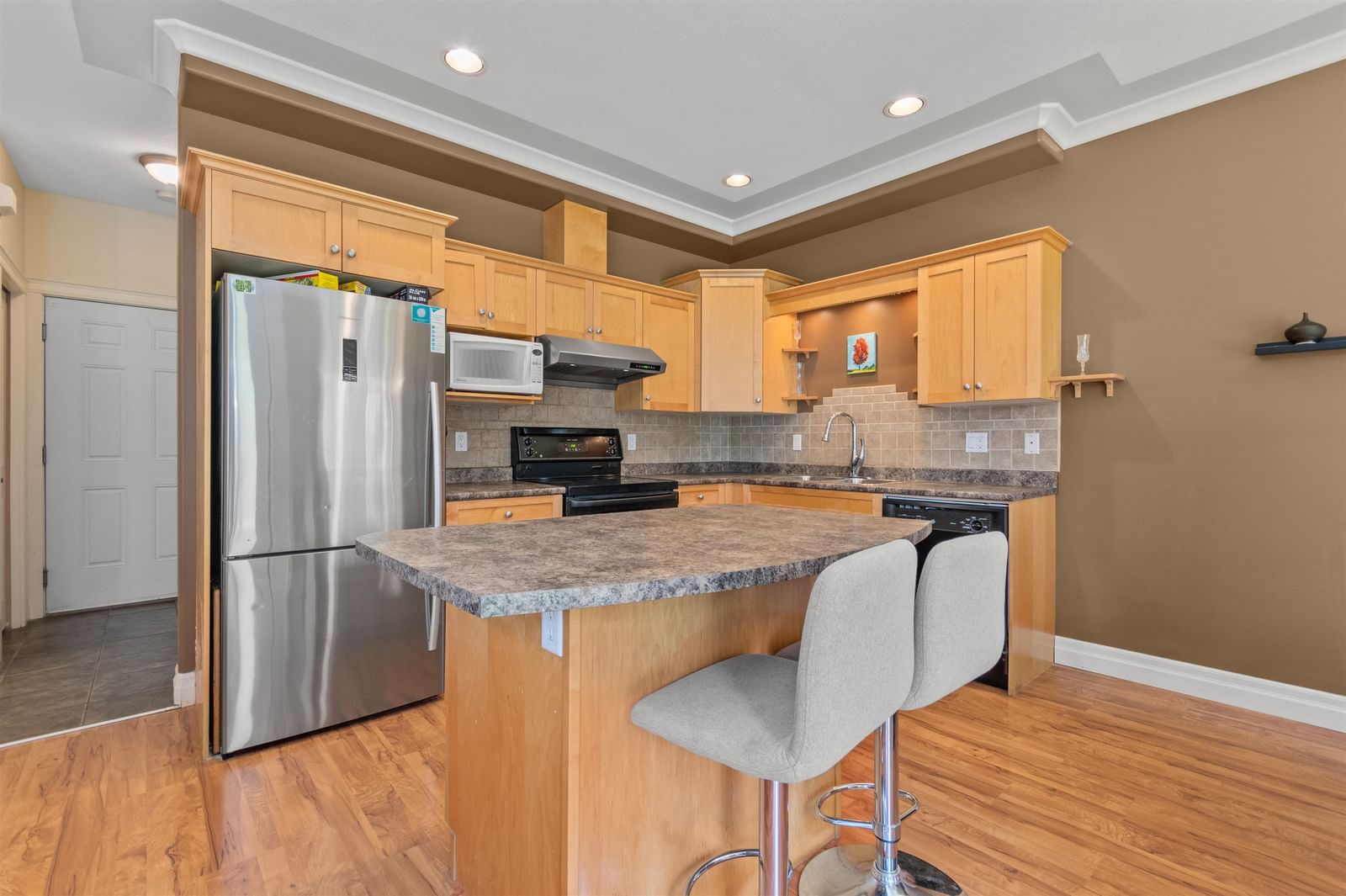 Listing Image 11