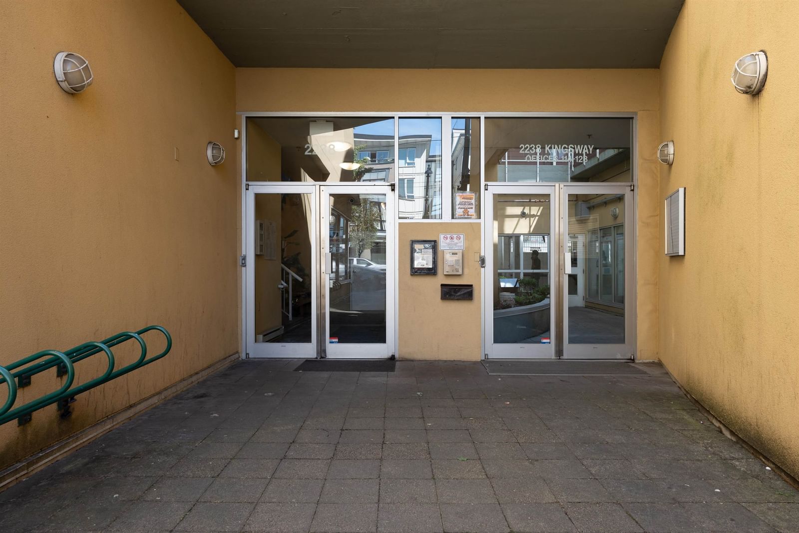 Listing Image 11
