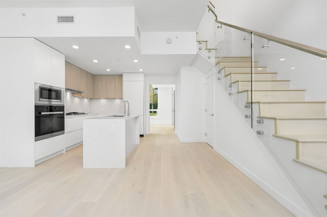 4228 Cambie Street