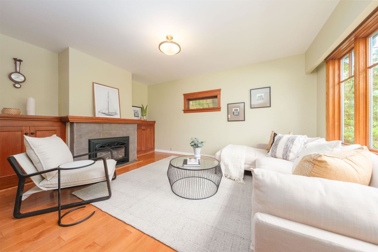 Listing Image 3