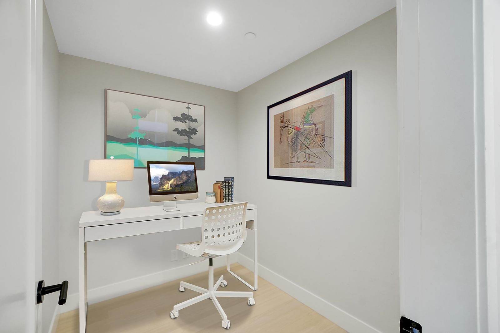 Listing Image 4