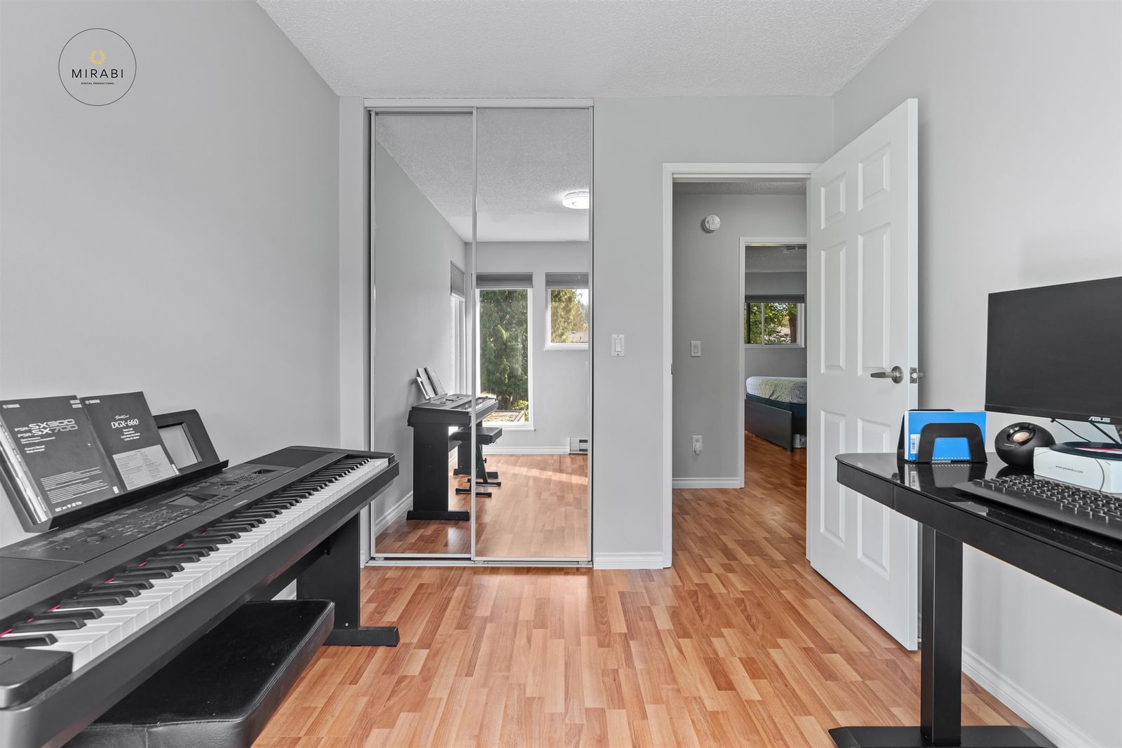 Listing Image 9