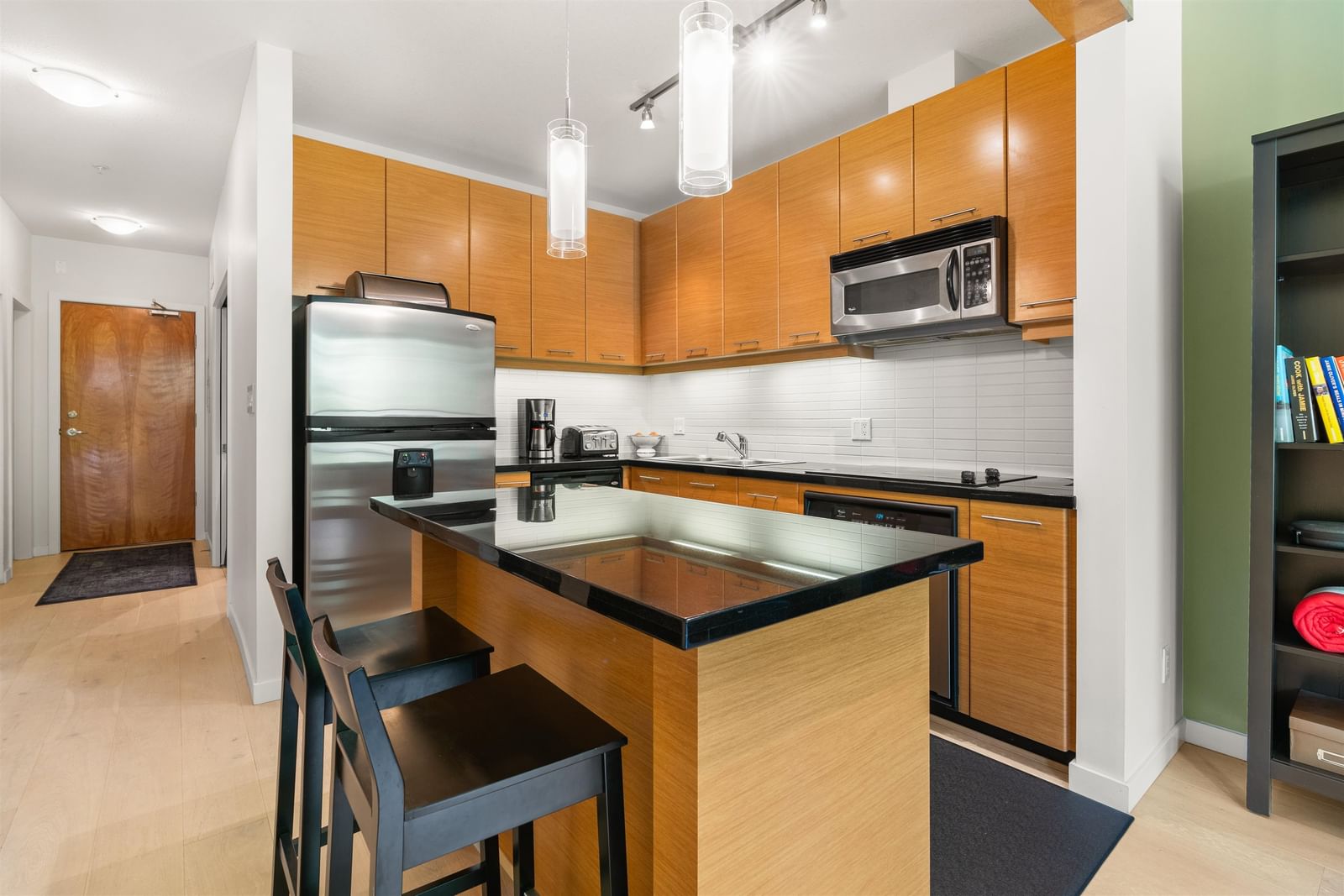 Listing Image 3