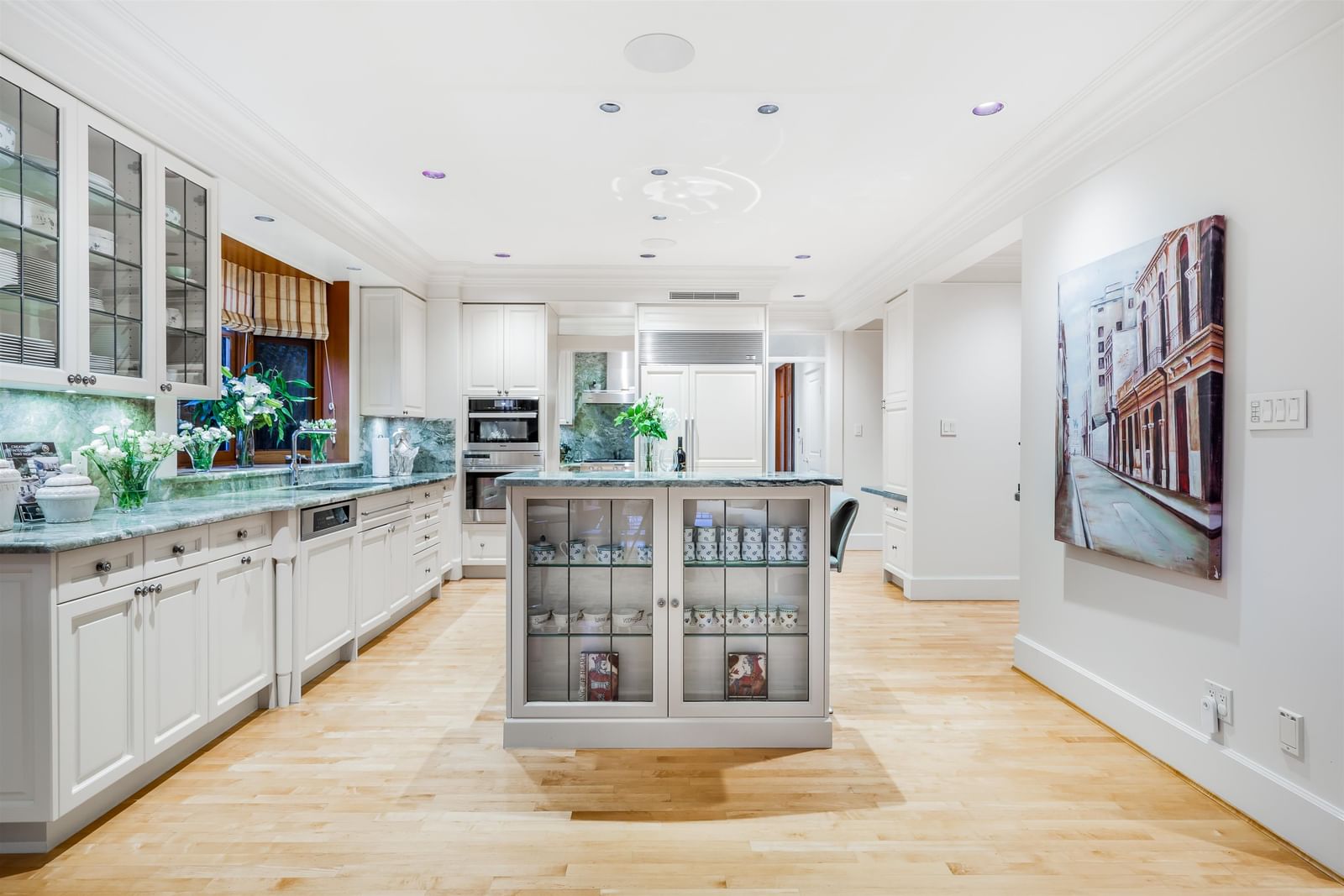 Listing Image 12
