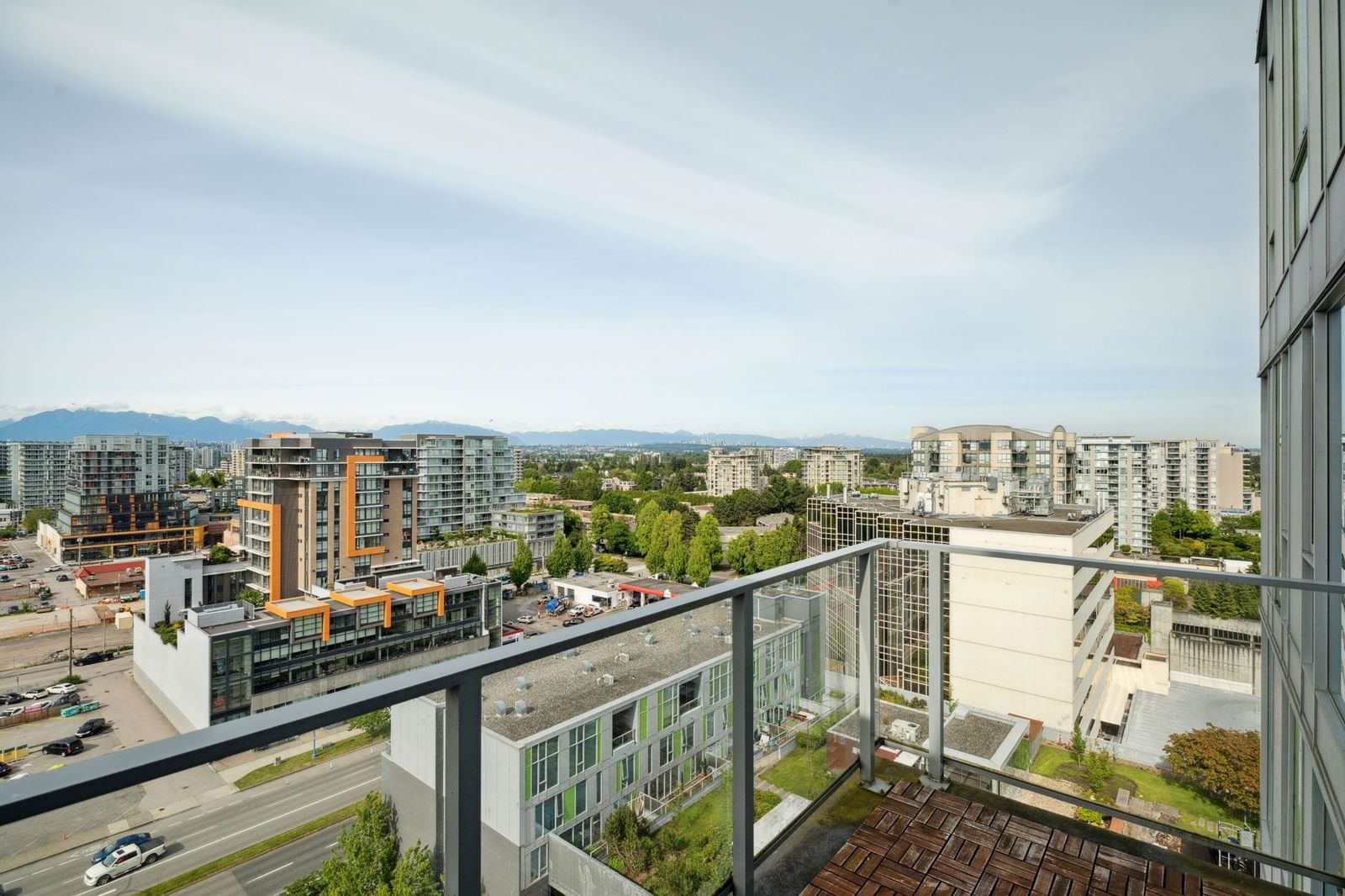 Listing Image 9