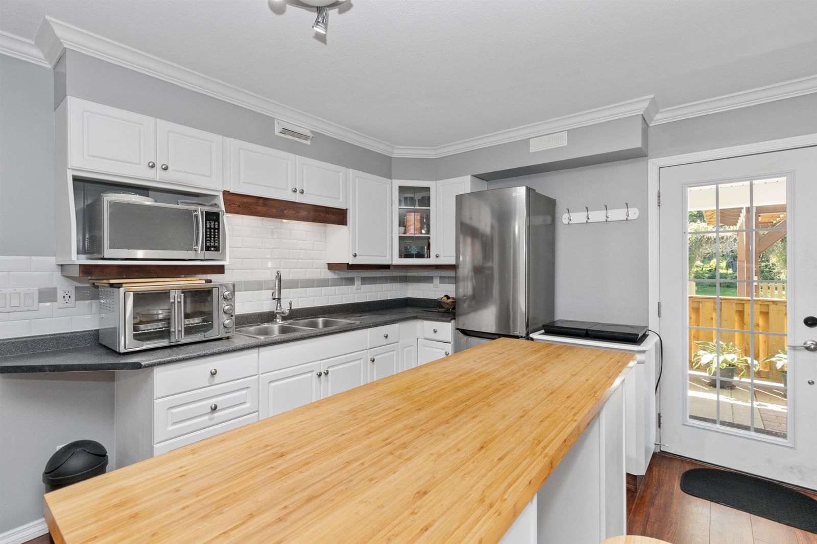 Listing Image 20