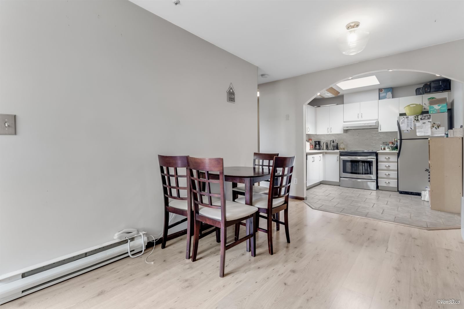Listing Image 5