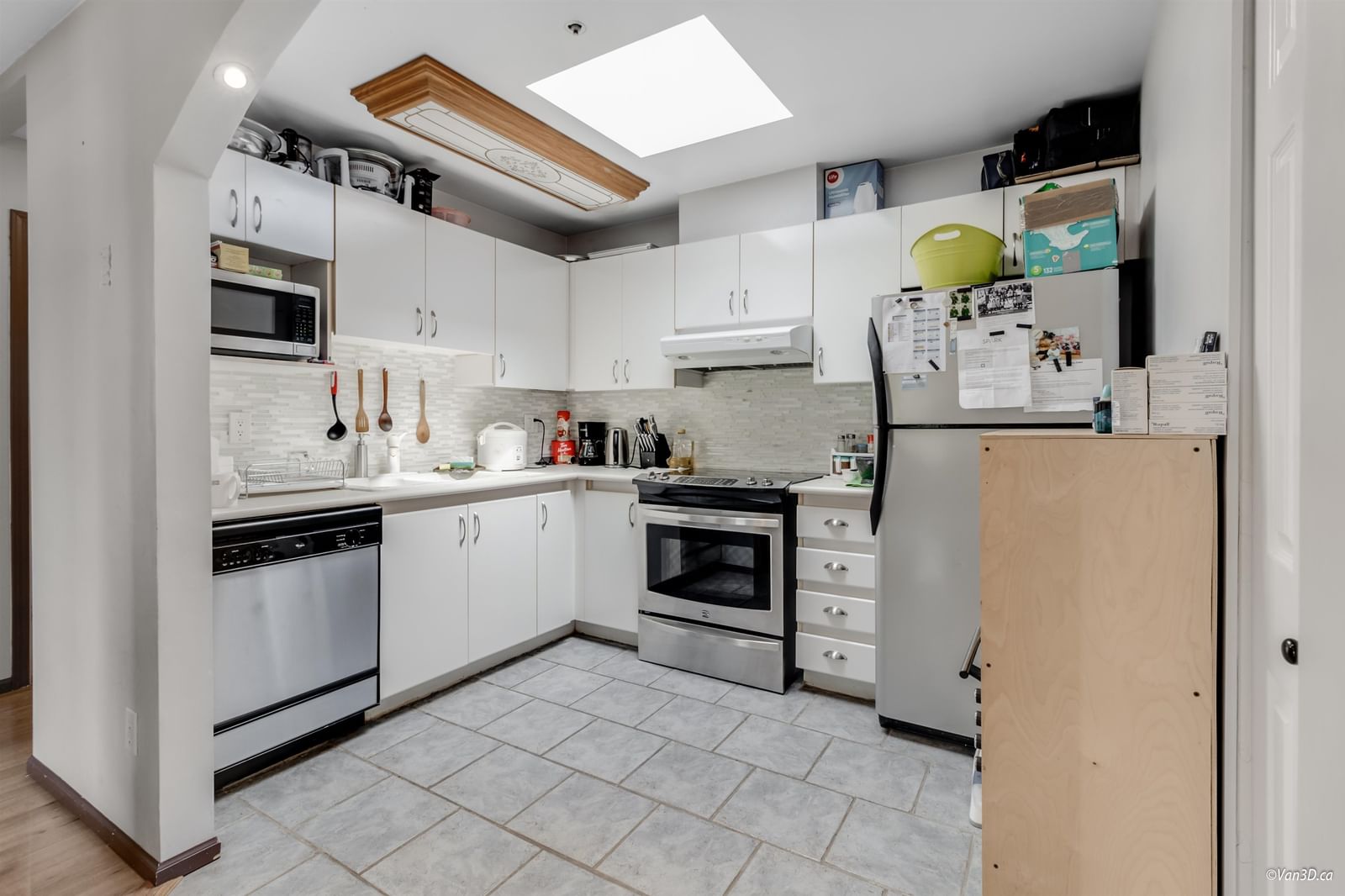 Listing Image 6