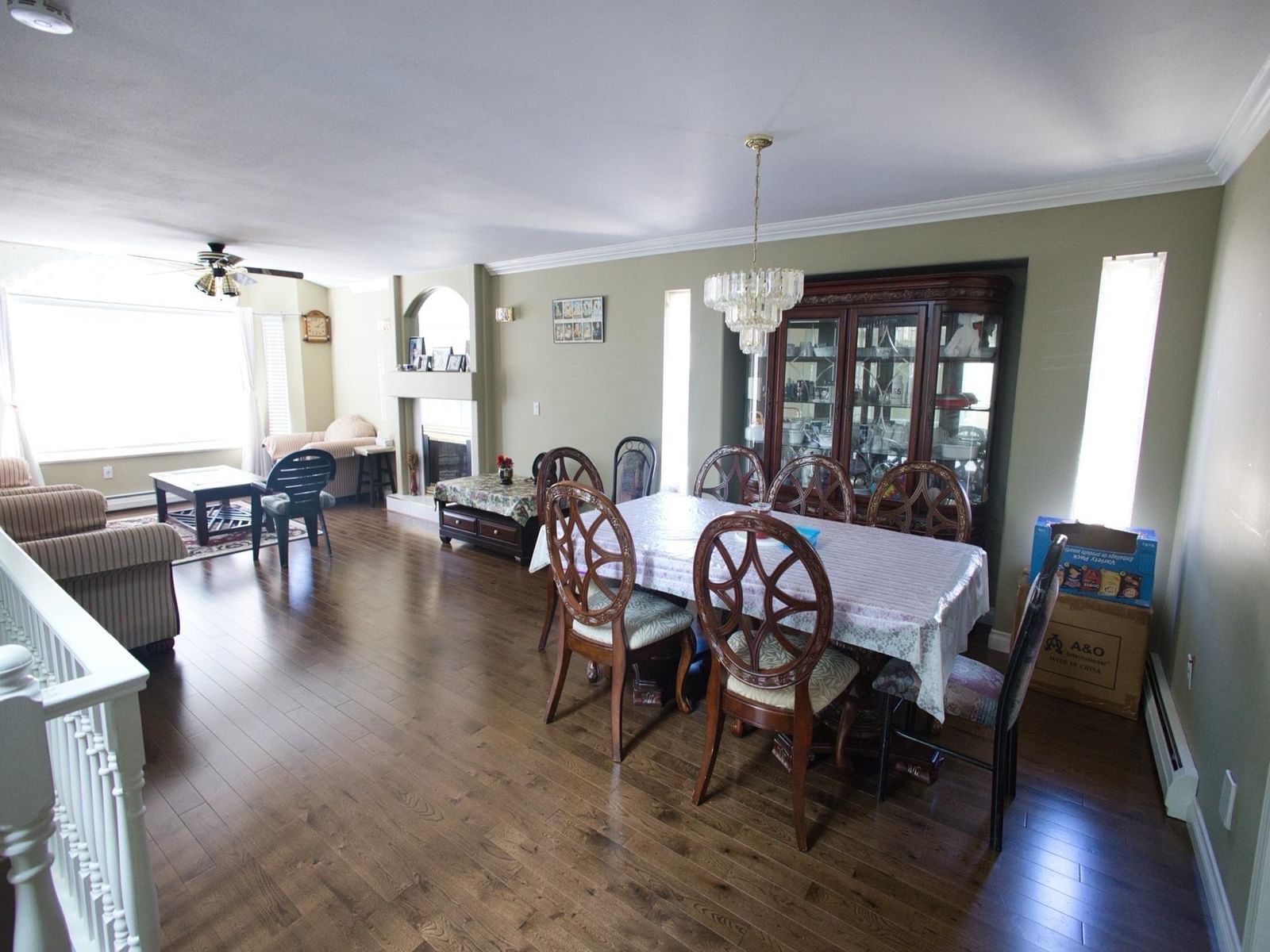 Listing Image 5