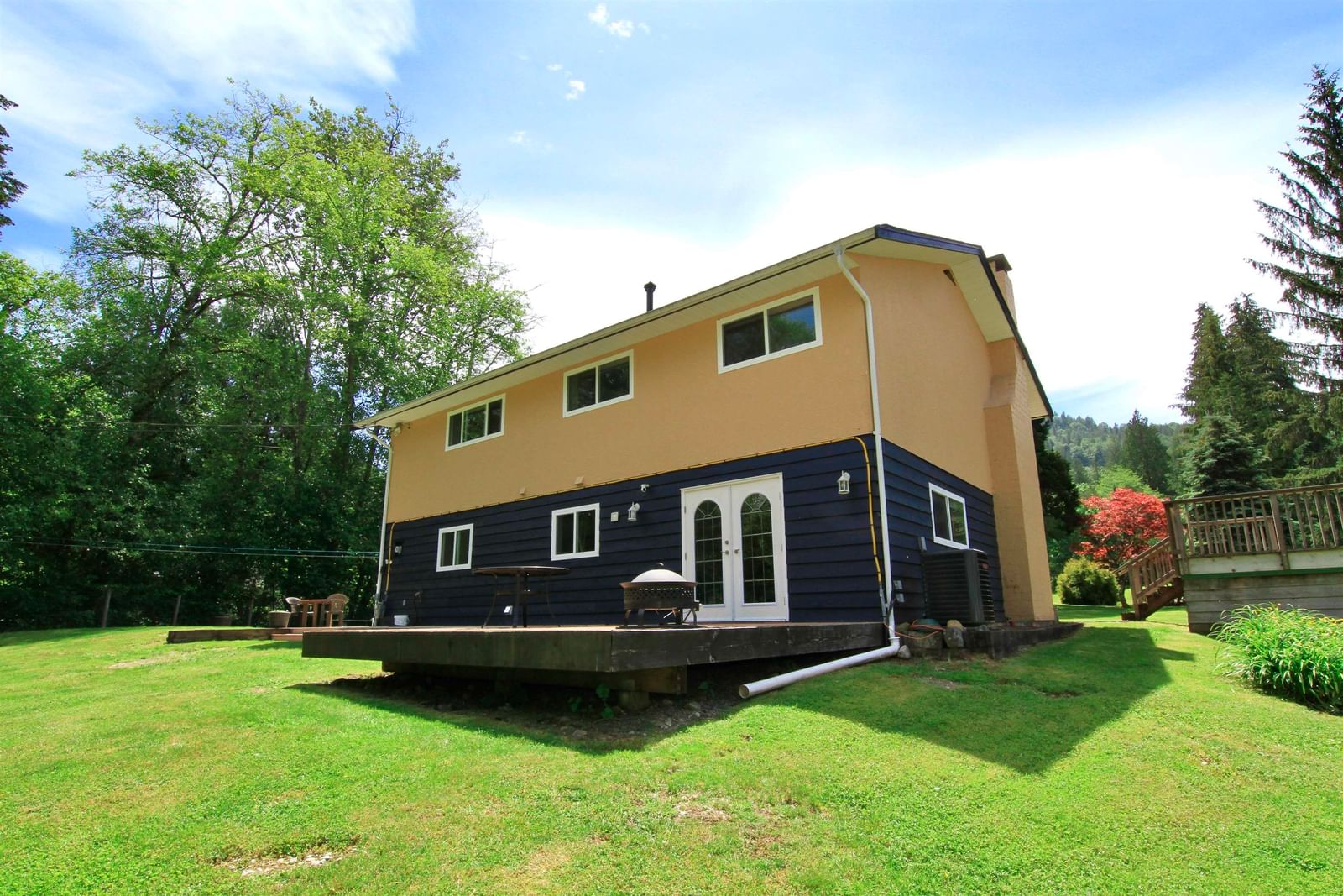 Listing Image 4