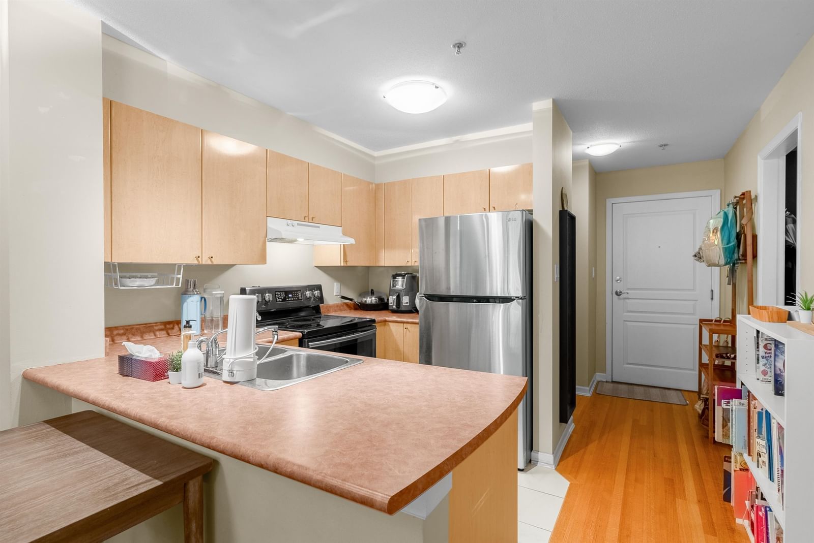 Listing Image 10