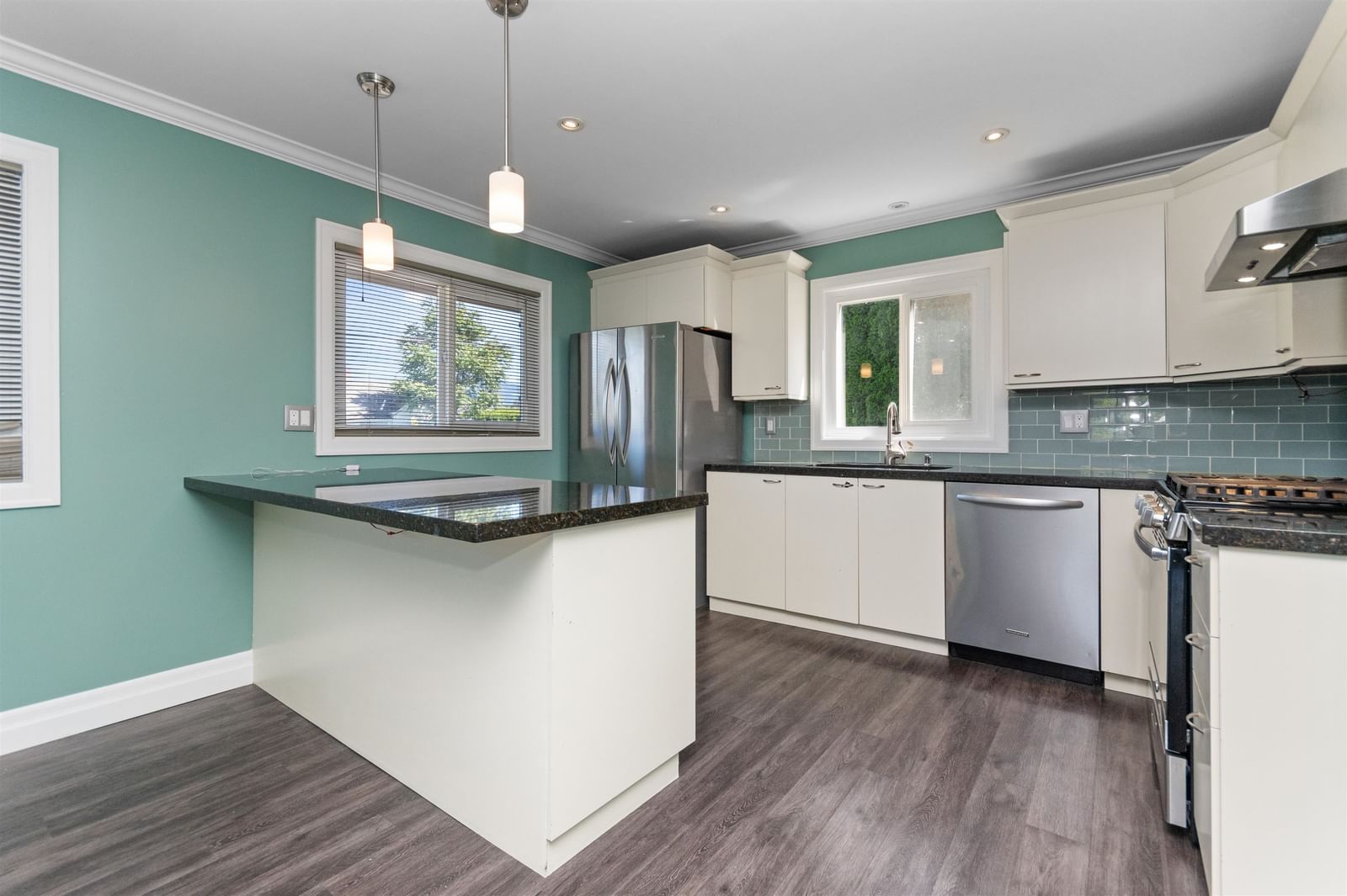 Listing Image 15