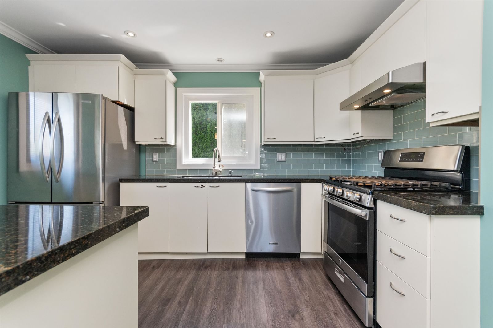 Listing Image 19