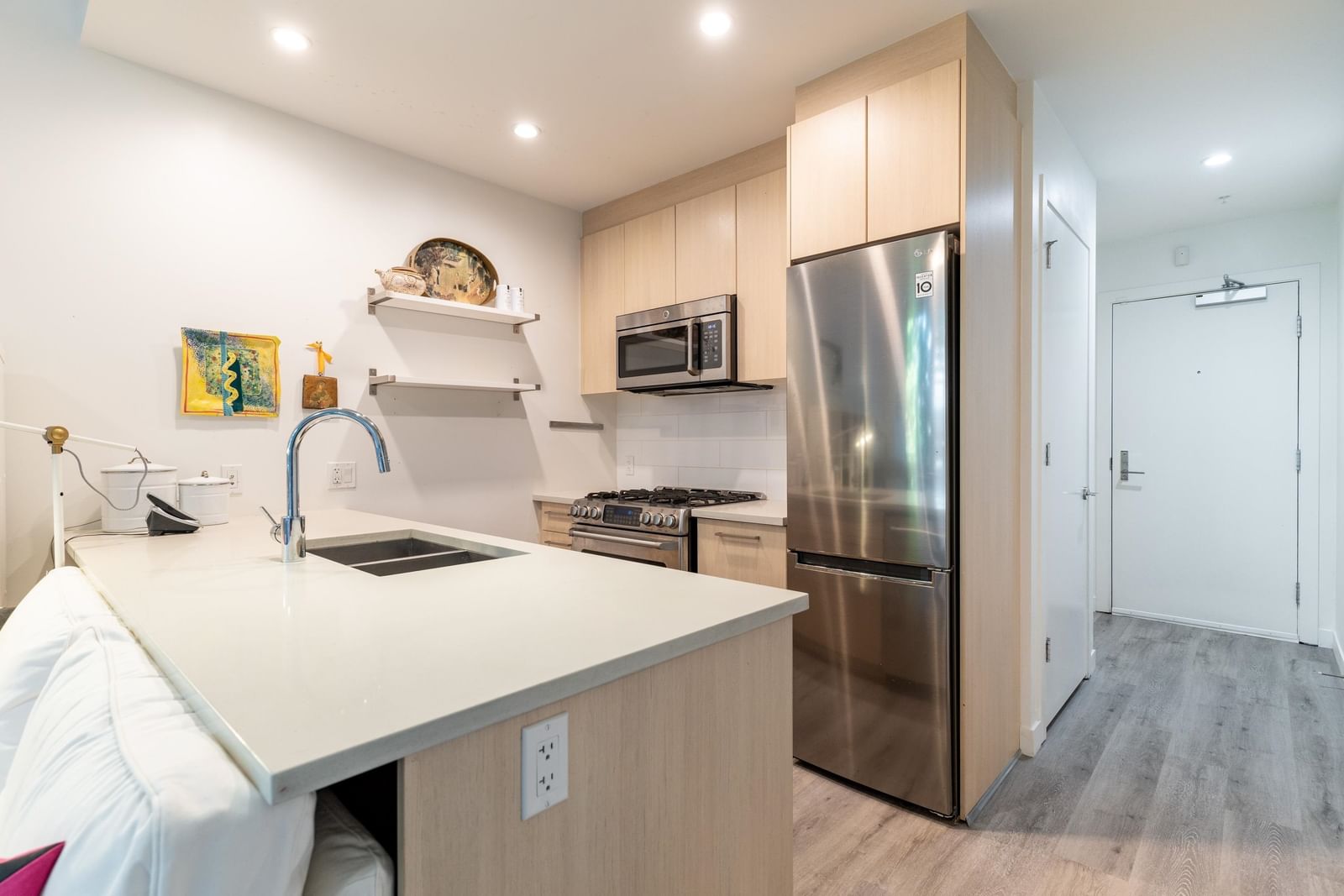 Listing Image 9