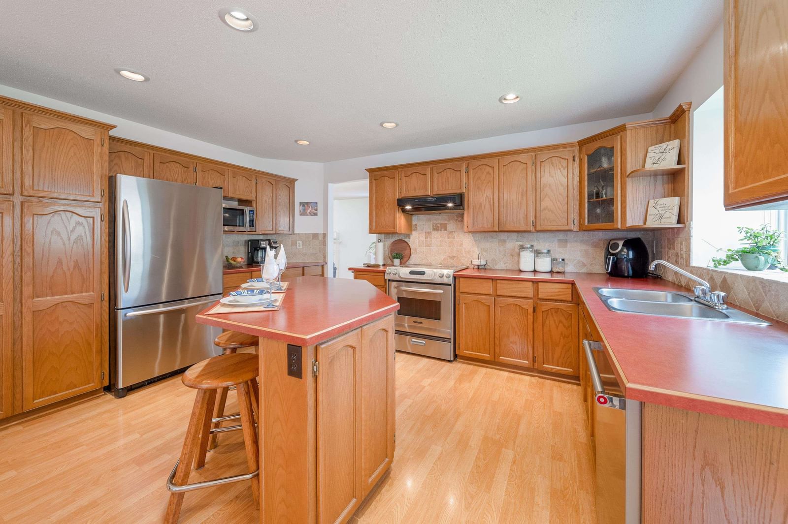Listing Image 10