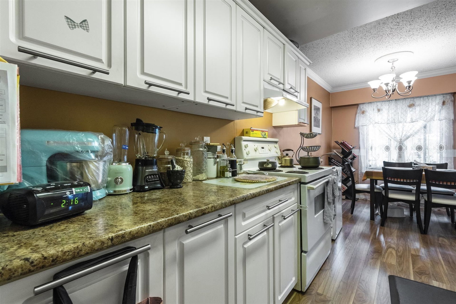 Listing Image 9