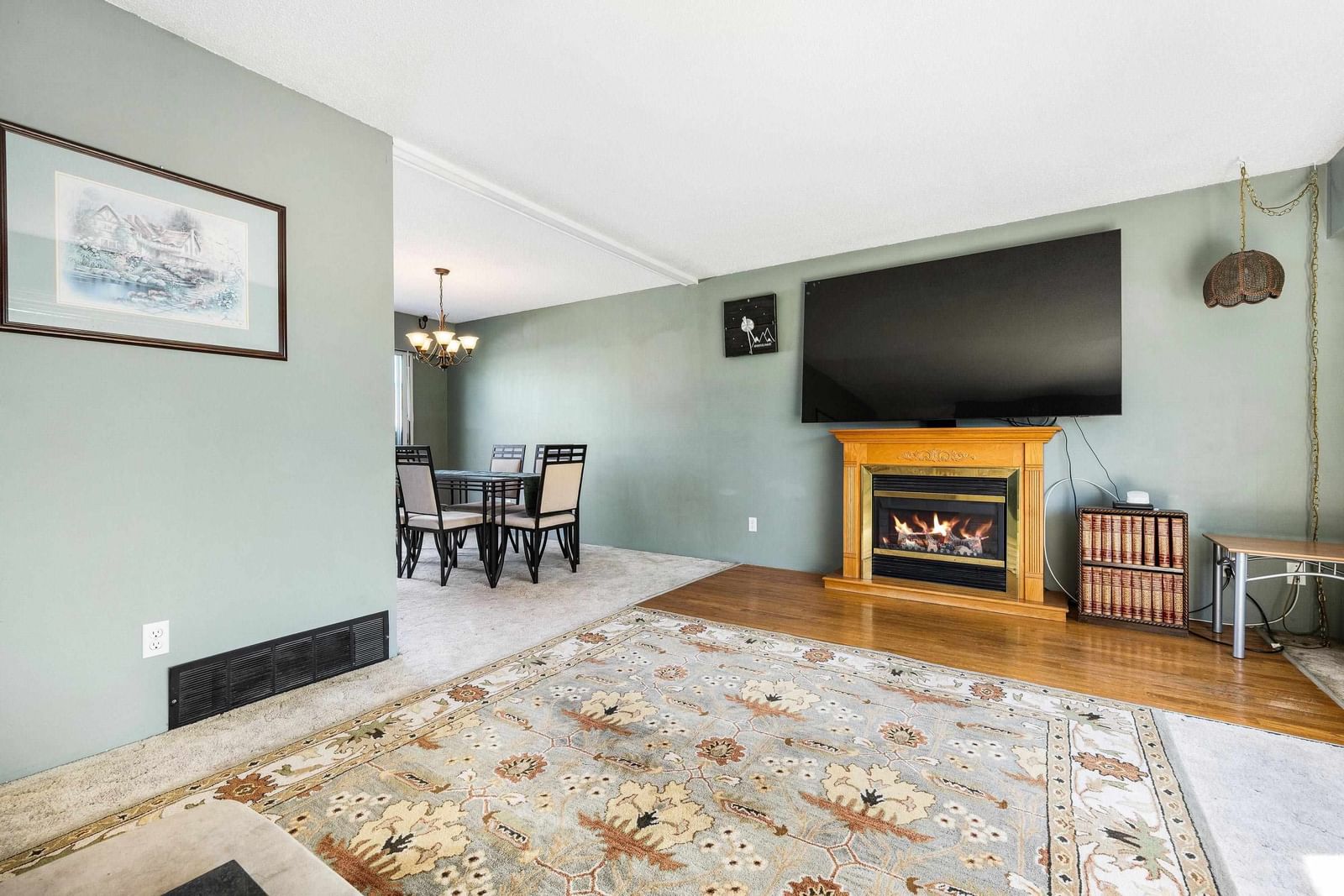 Listing Image 12