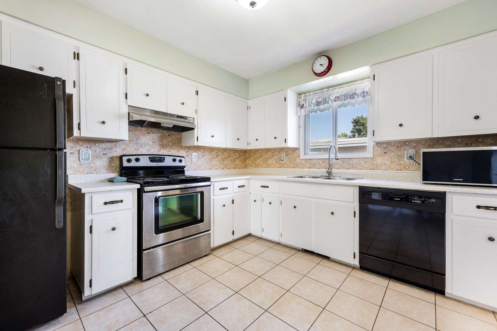 Listing Image 16