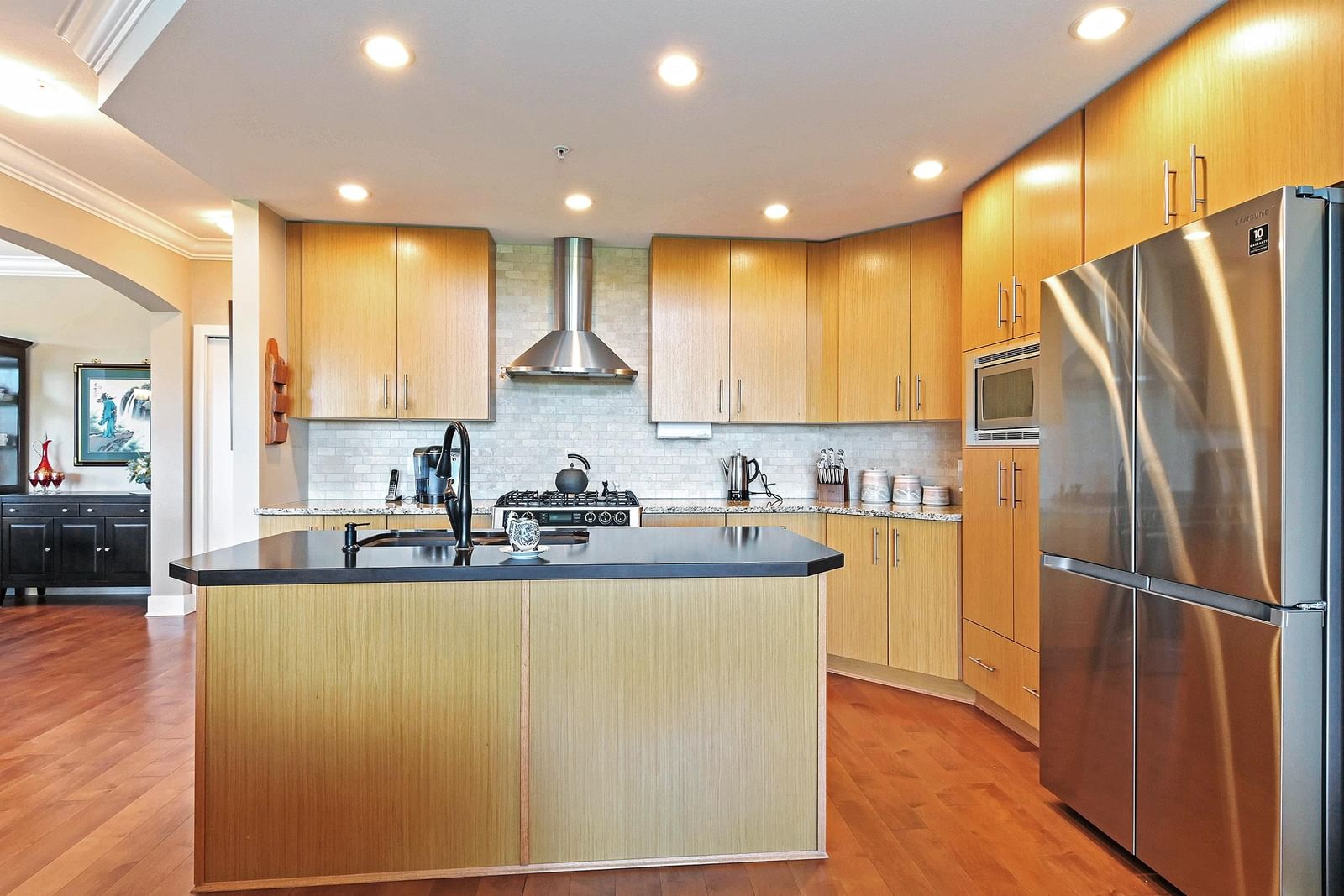Listing Image 9