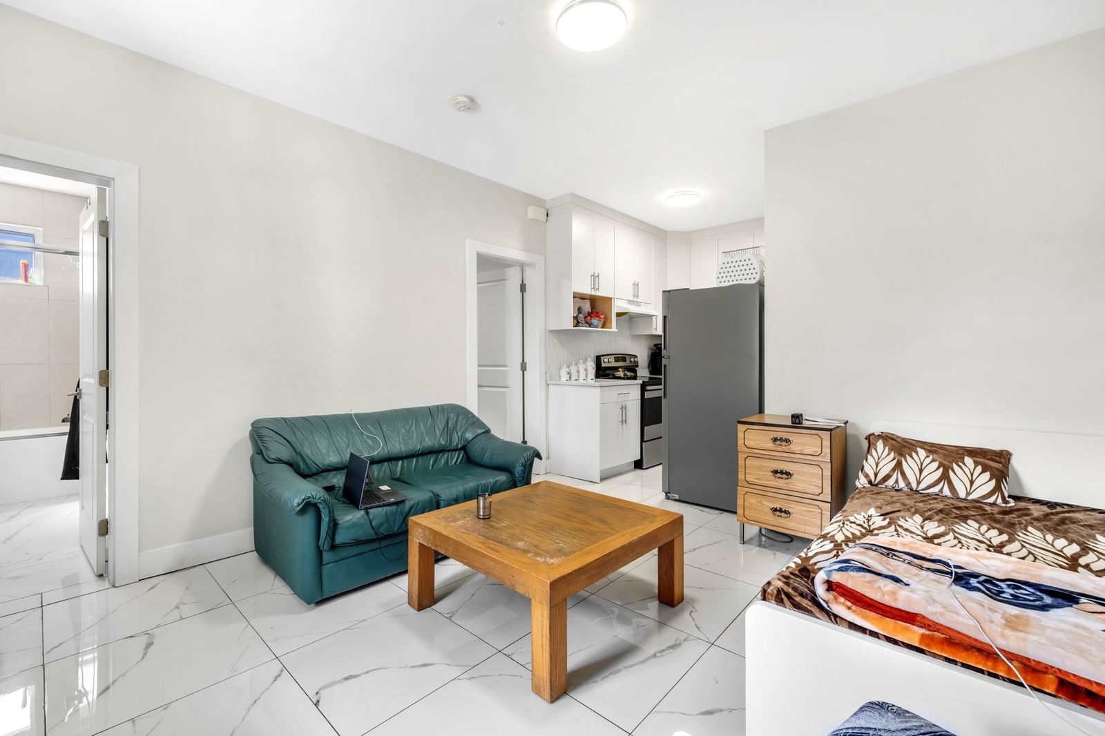 Listing Image 33