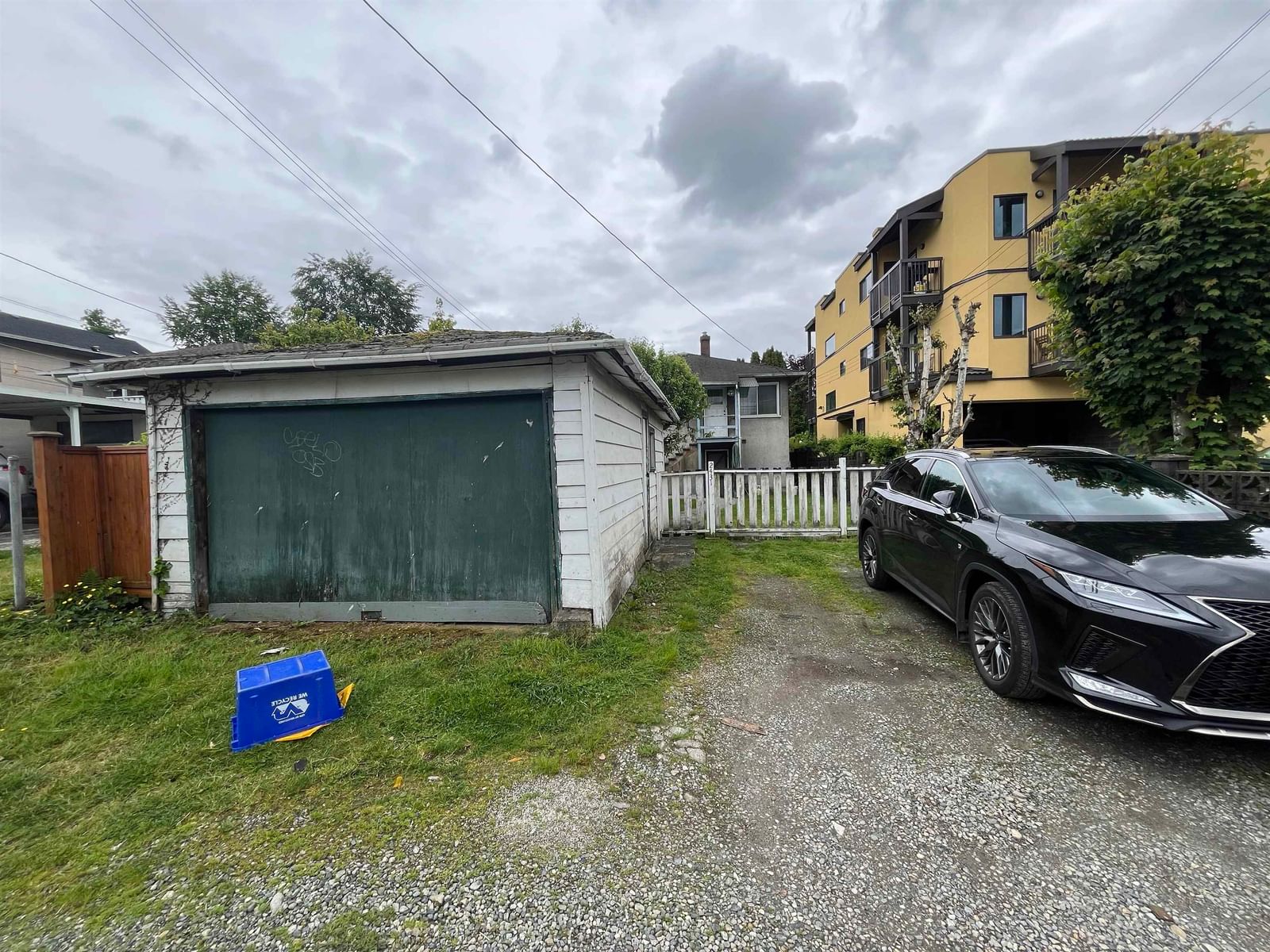 Listing Image 3