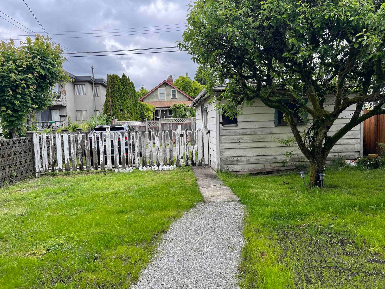 Listing Image 4