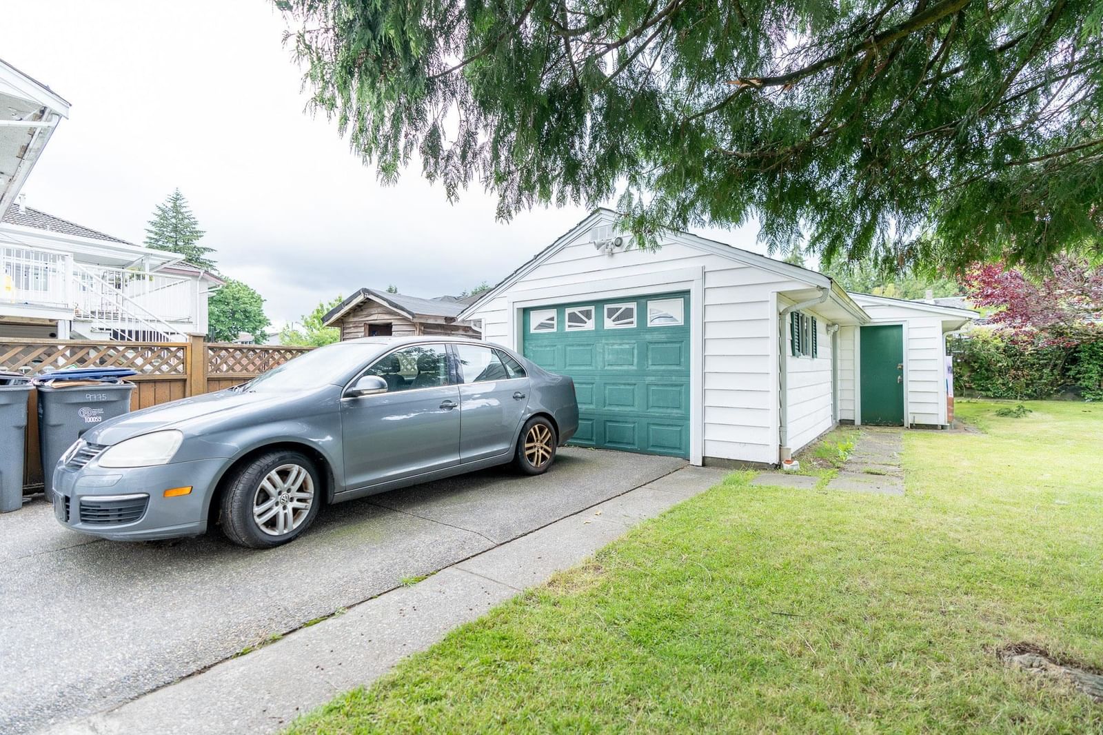 Listing Image 10