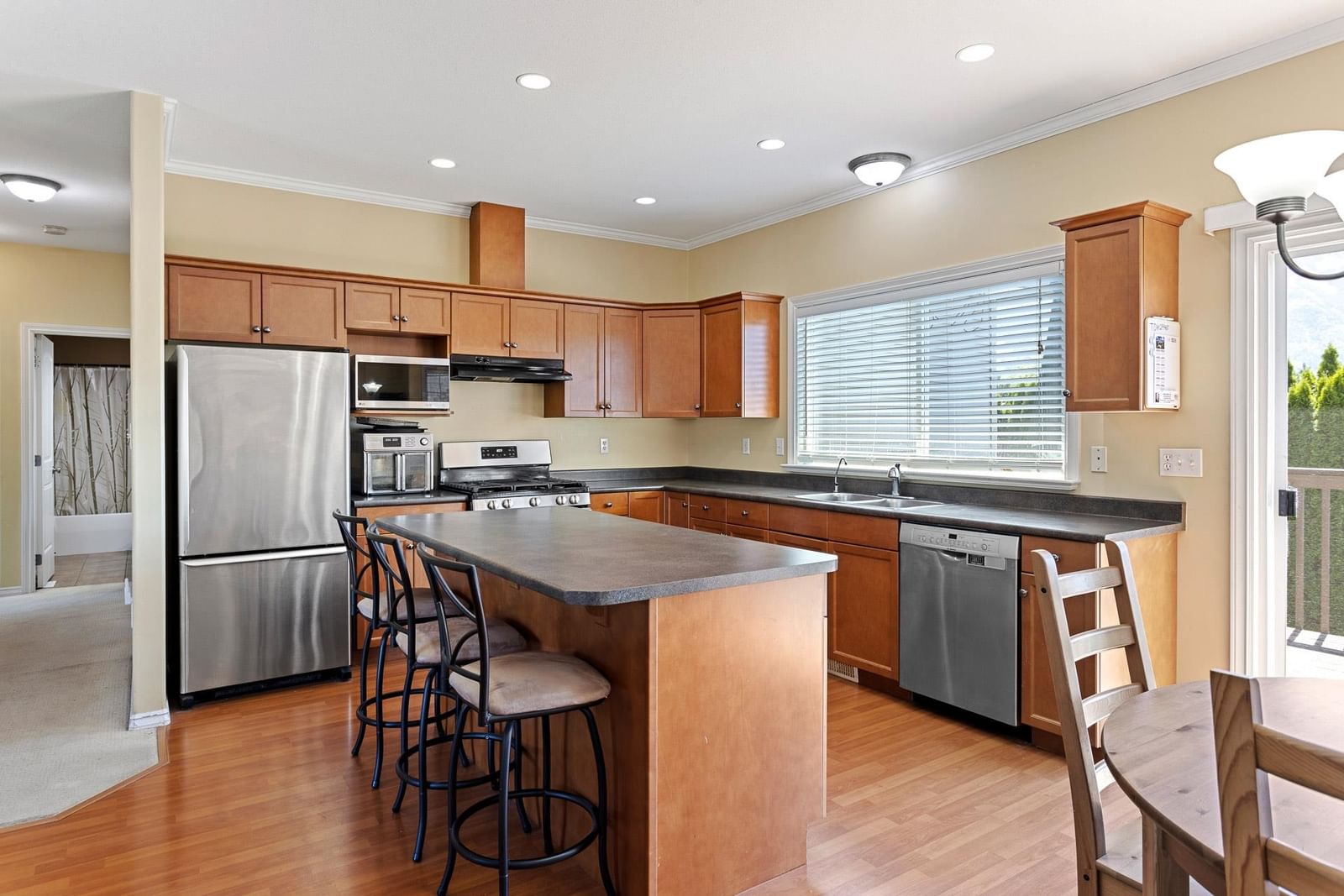 Listing Image 10