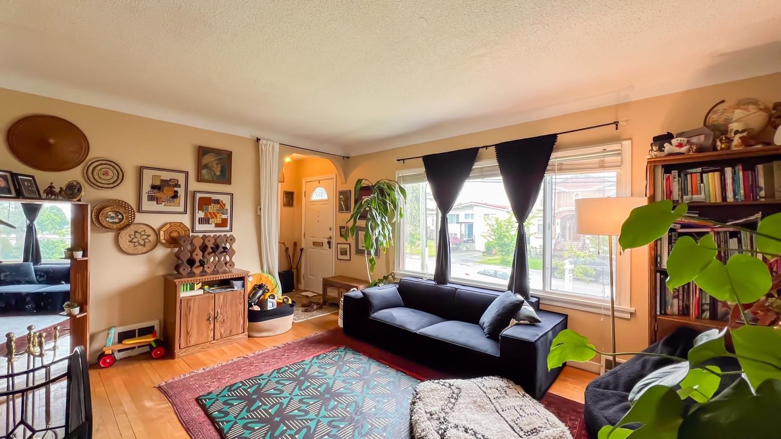 Listing Image 6