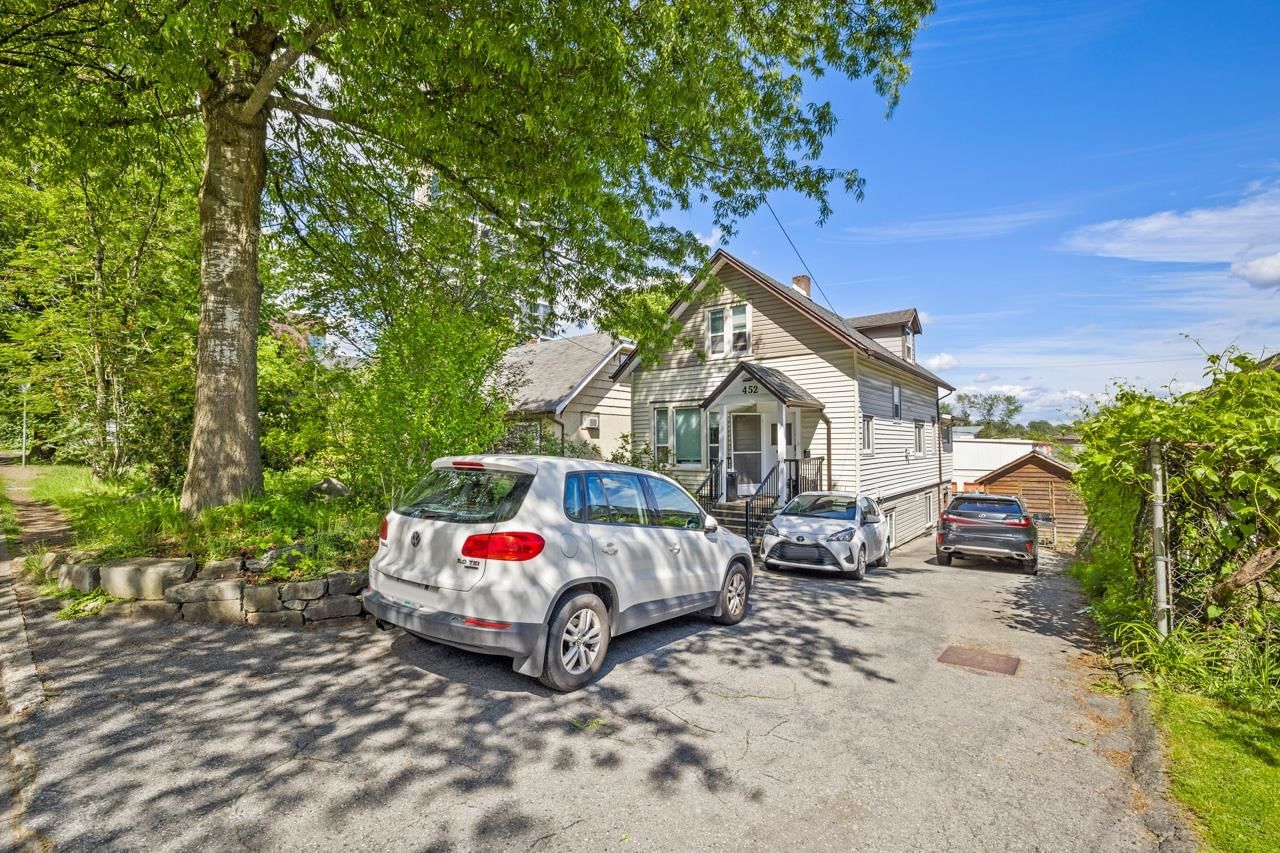 Listing Image 4