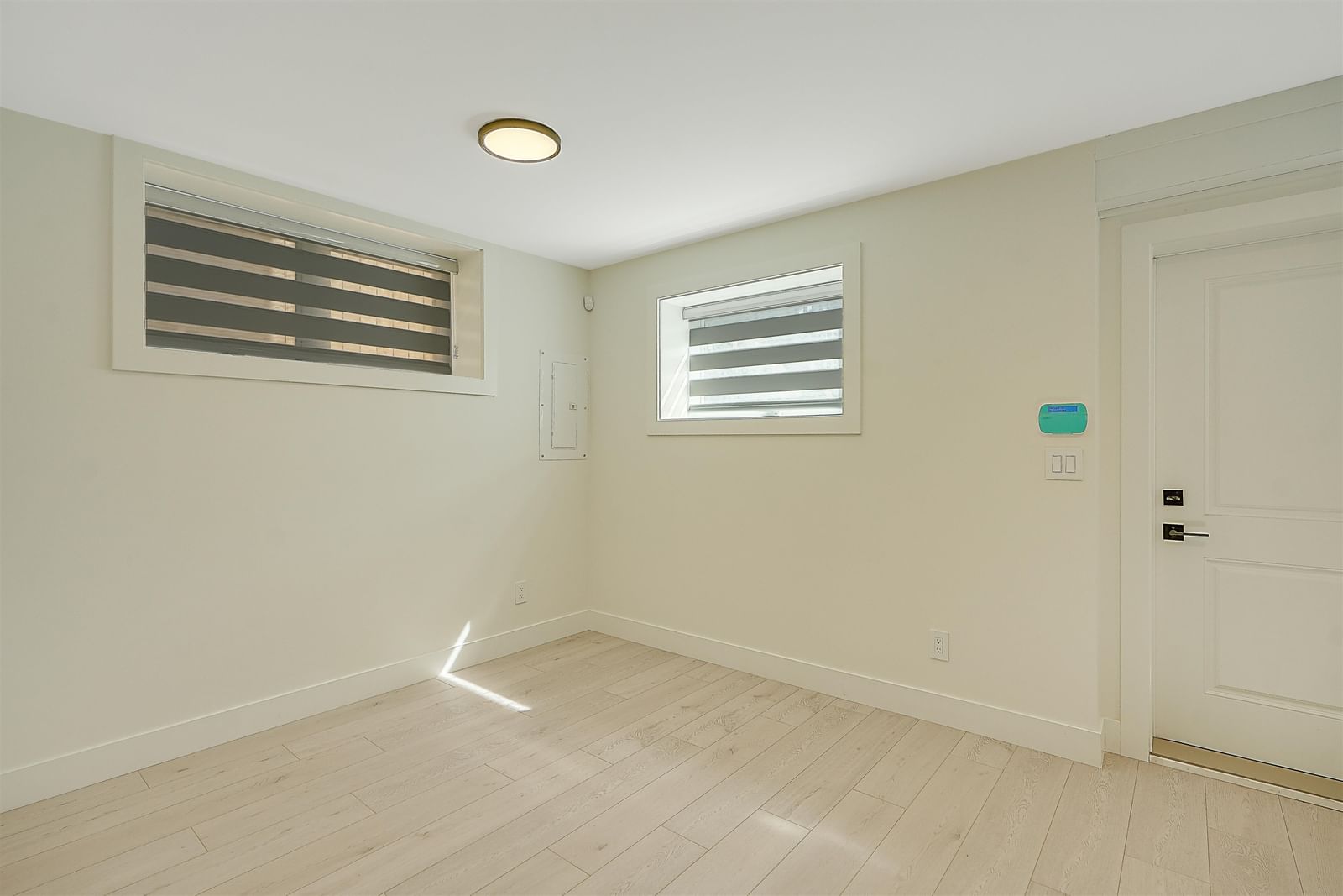 Listing Image 14