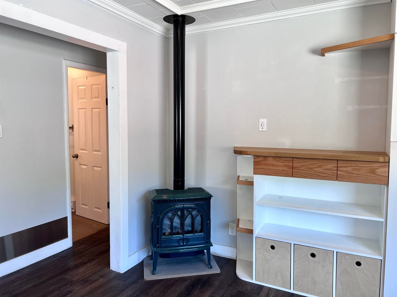 Listing Image 9