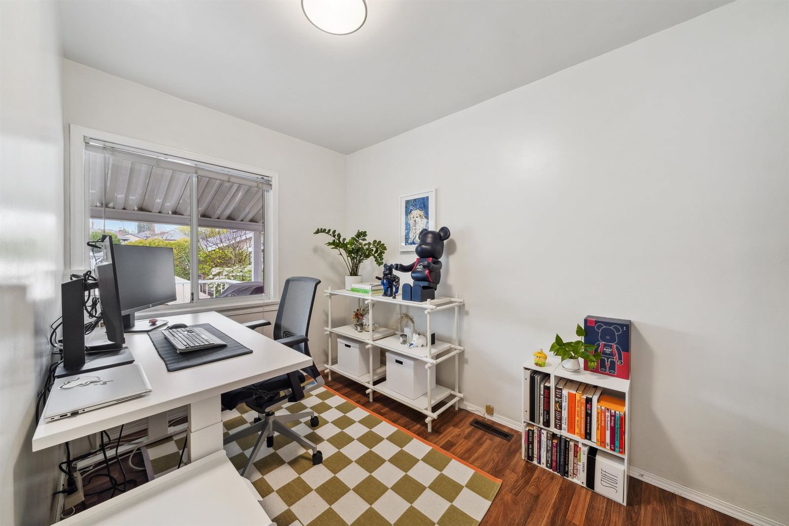 Listing Image 12
