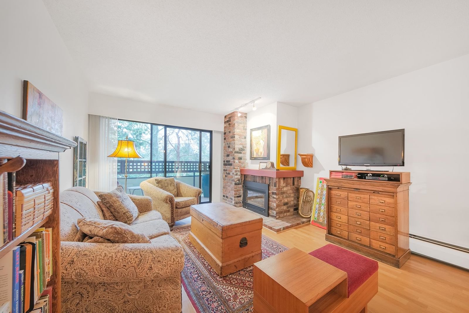 Listing Image 10
