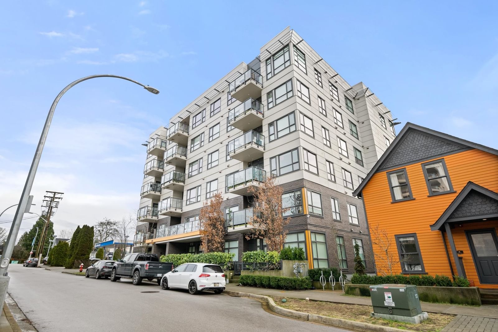 Listing Image 1