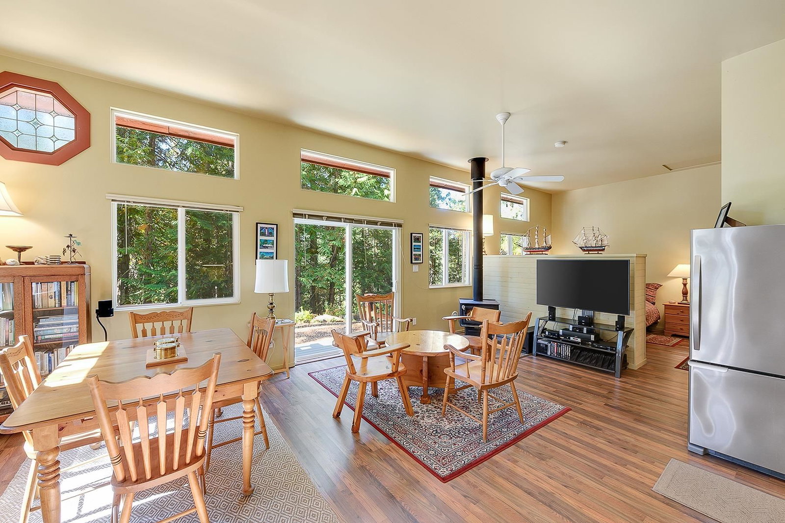 Listing Image 9