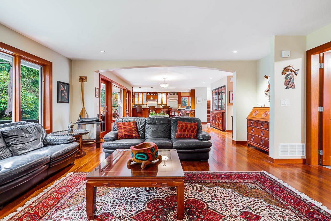 Listing Image 11