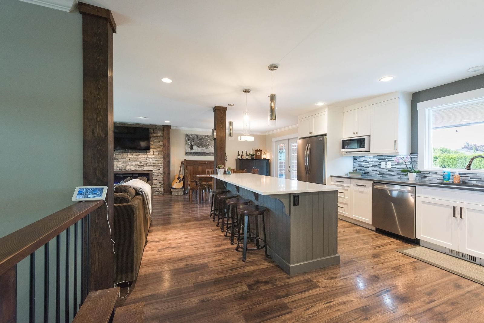 Listing Image 9