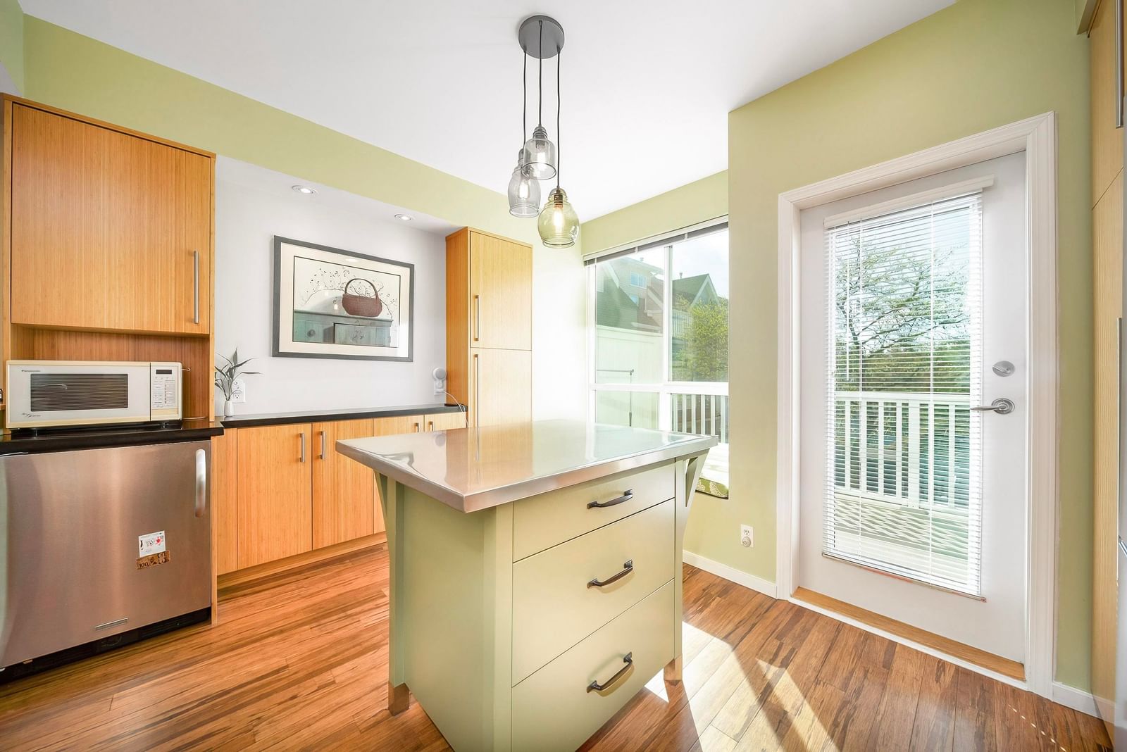 Listing Image 9