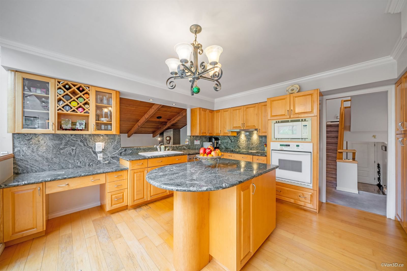 Listing Image 9