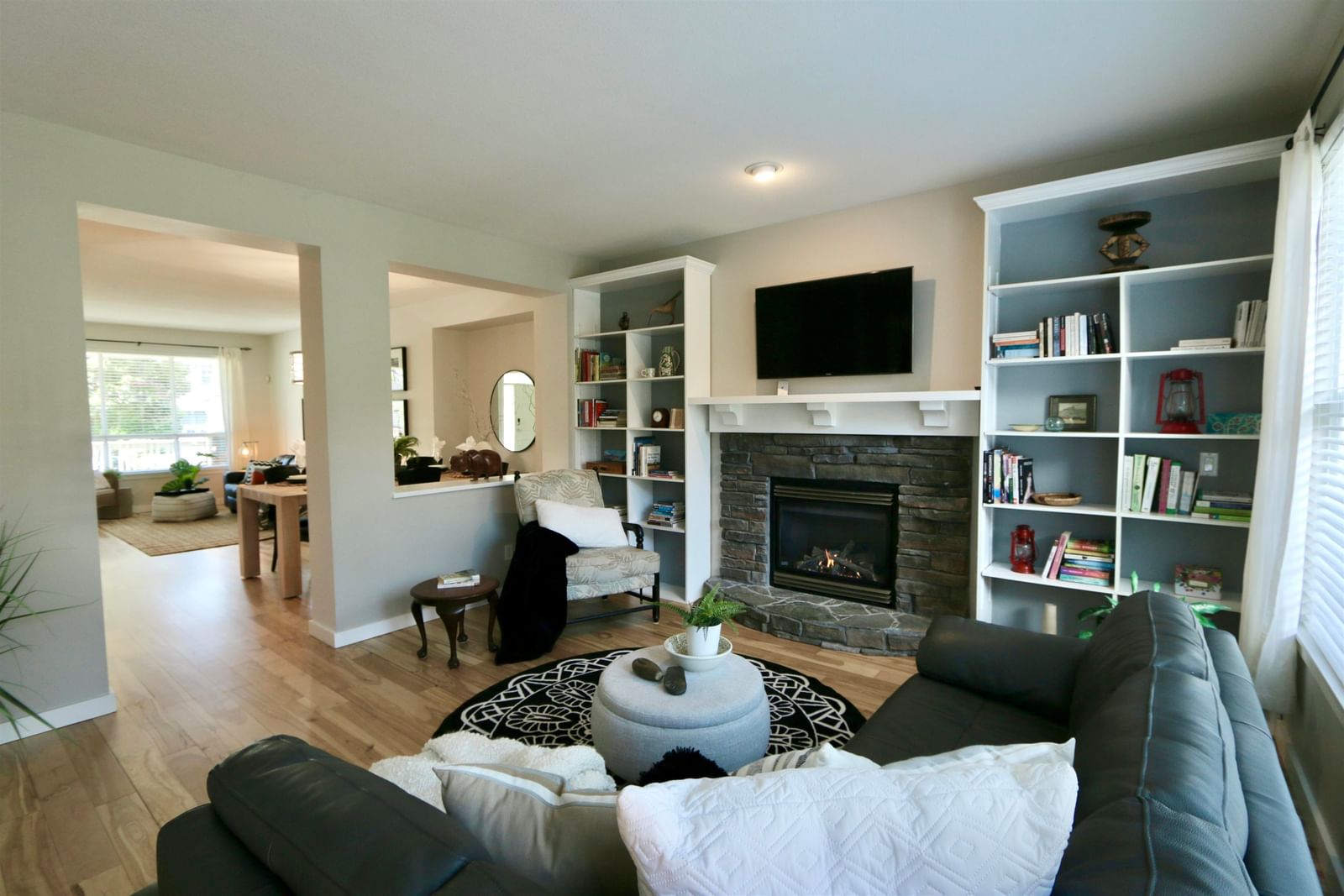 Listing Image 8