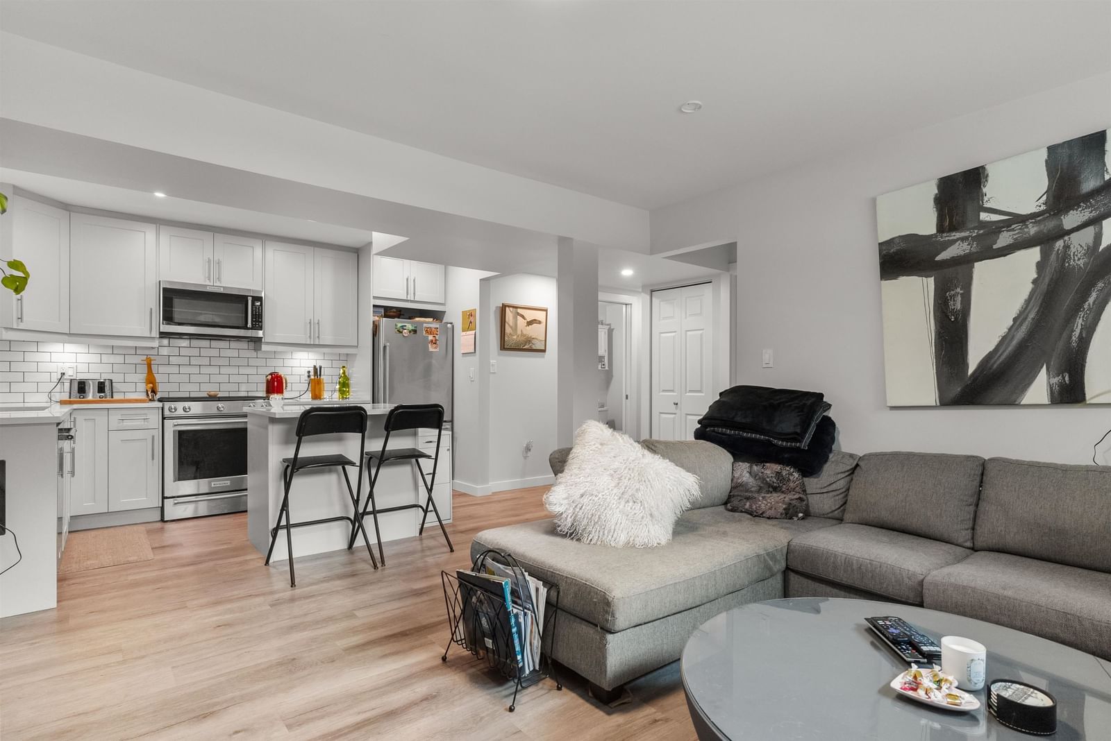 Listing Image 16