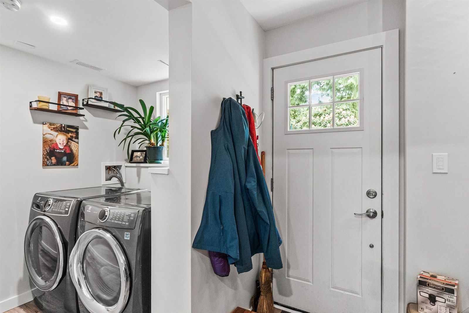 Listing Image 19