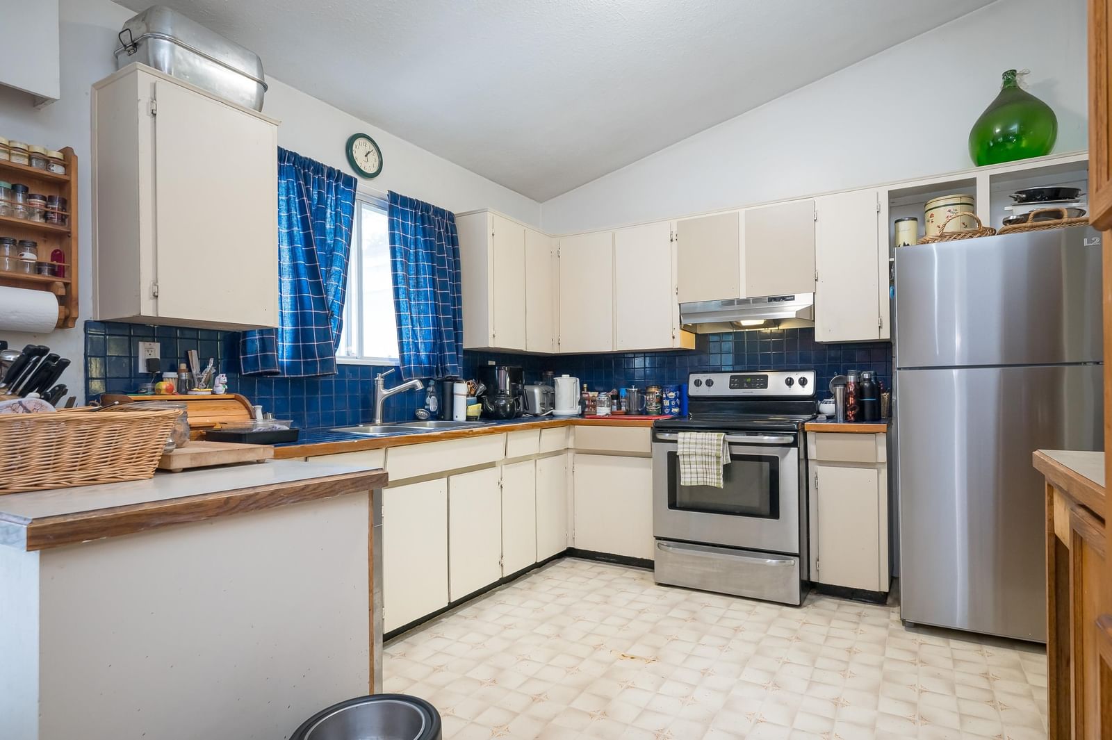 Listing Image 8