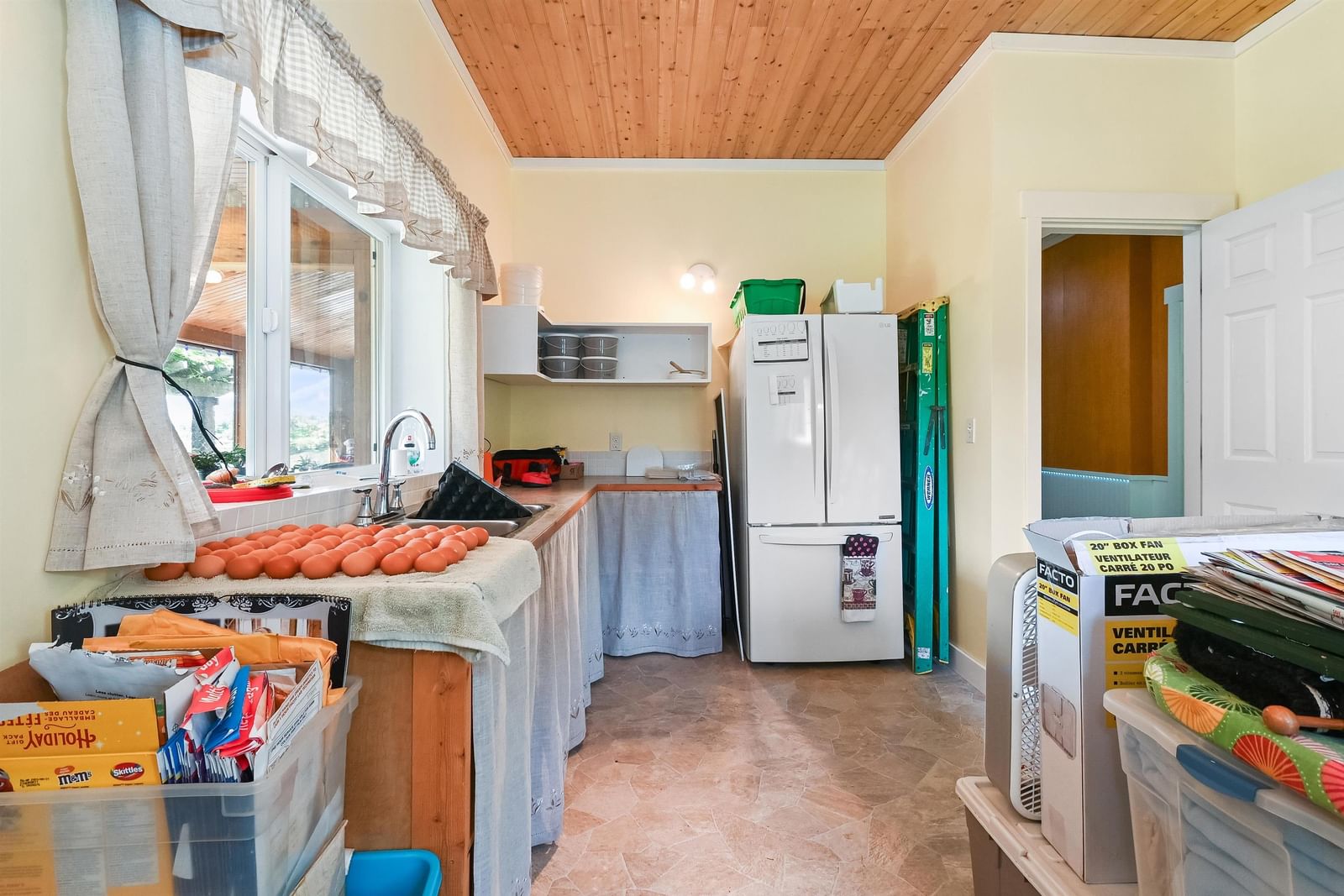 Listing Image 16