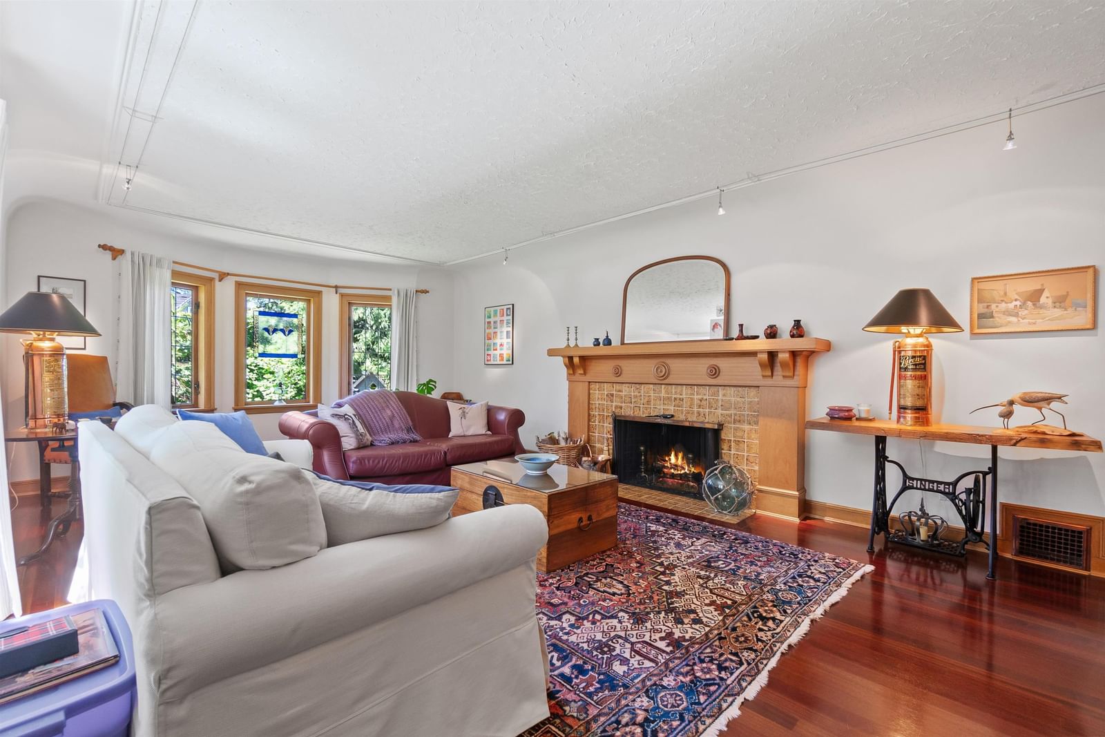 Listing Image 9