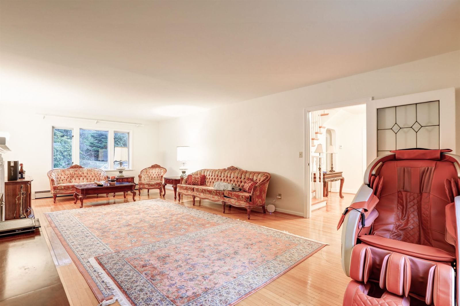 Listing Image 6