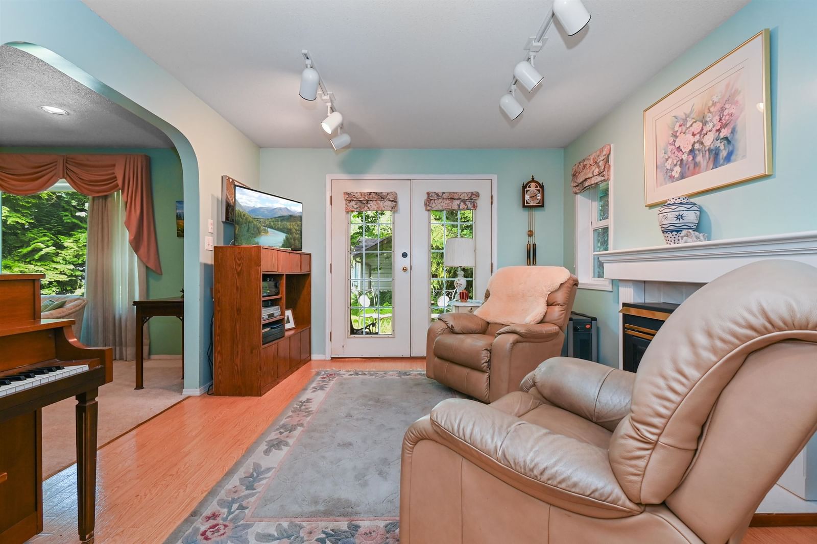 Listing Image 19