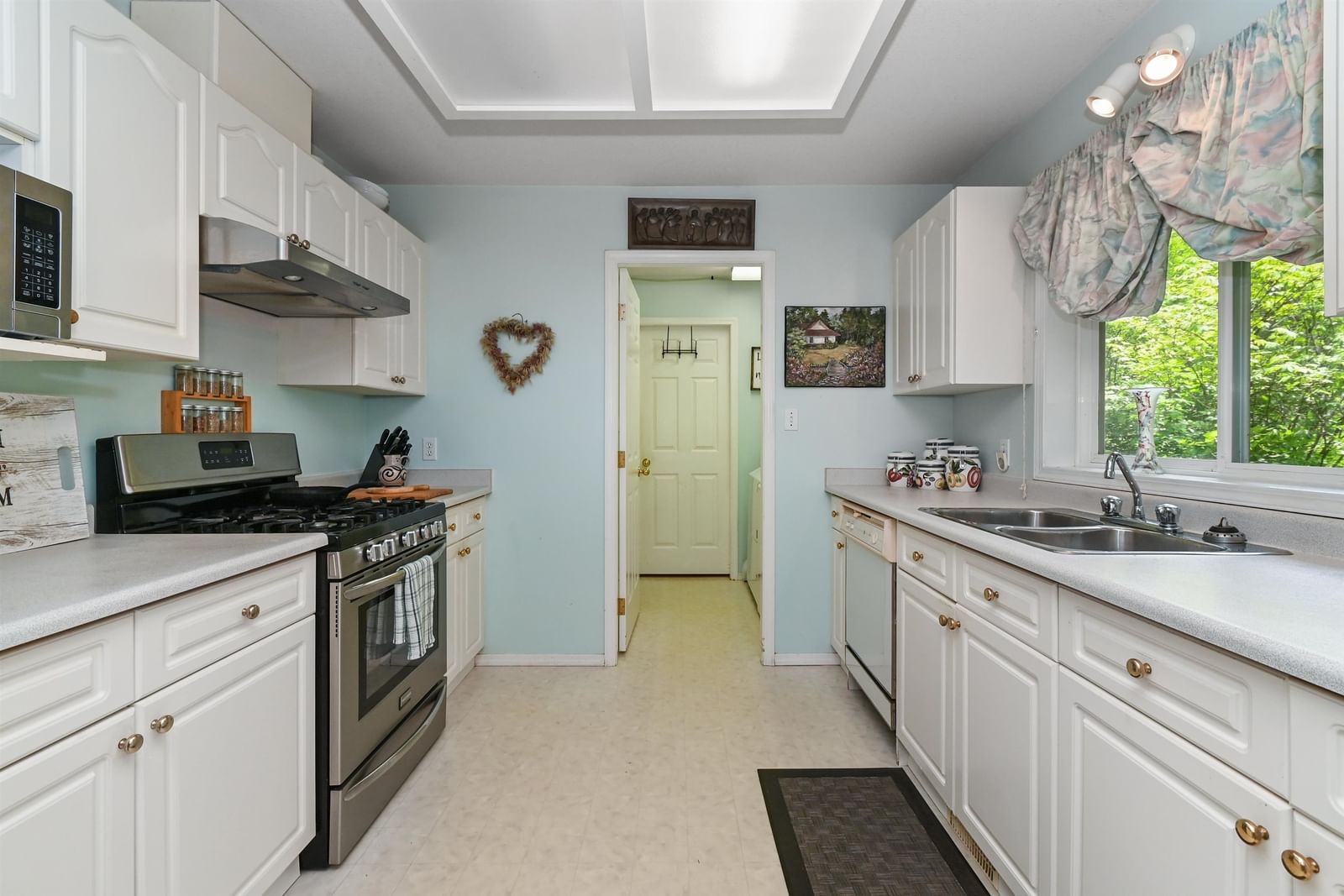 Listing Image 9