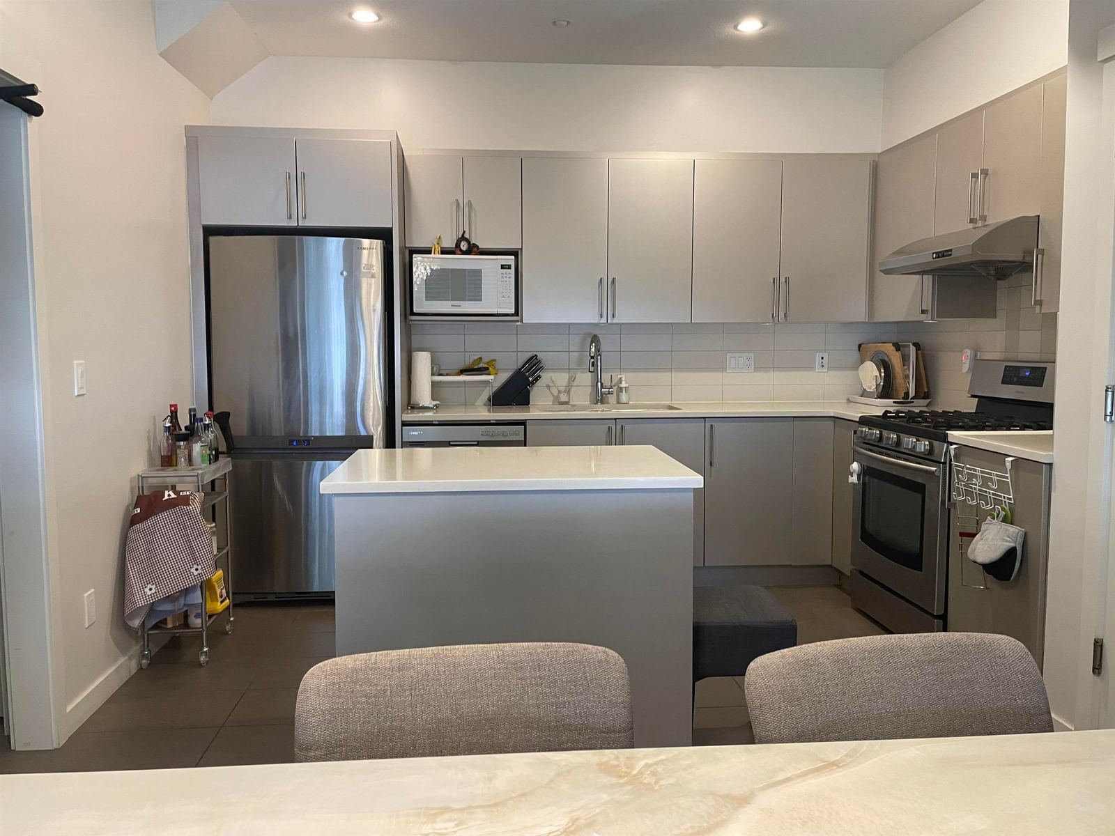 Listing Image 6